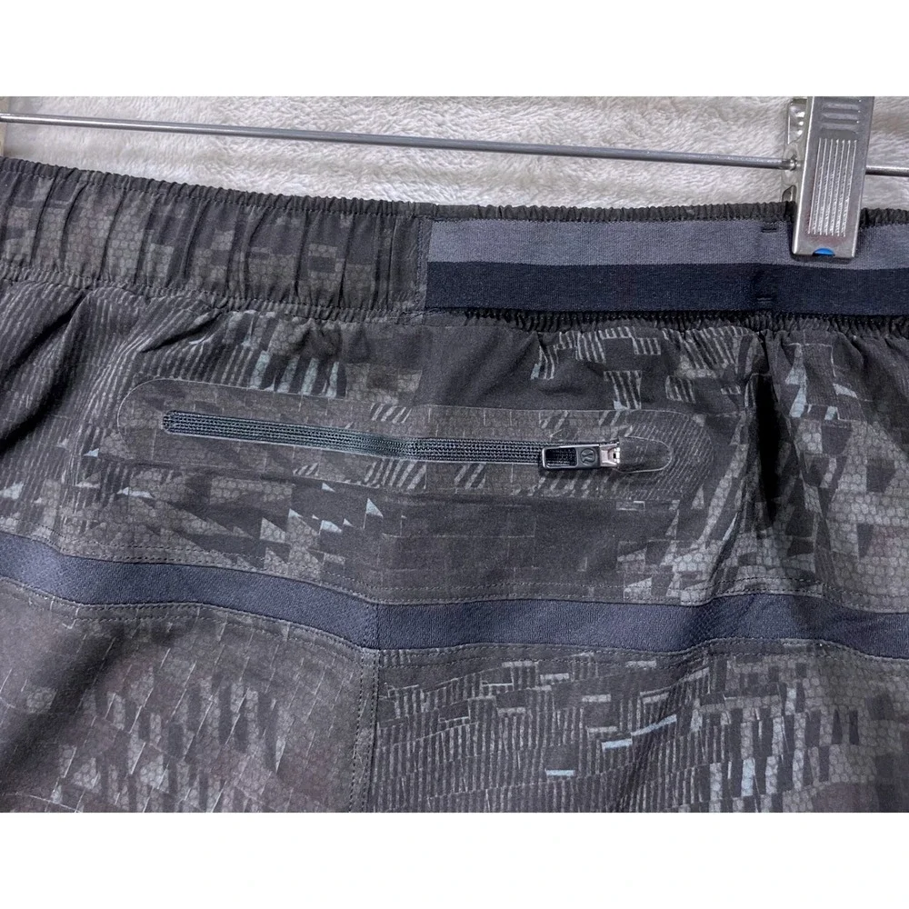 Lululemon Surge Lined Shorts Men Small Black Geometric Camo Running